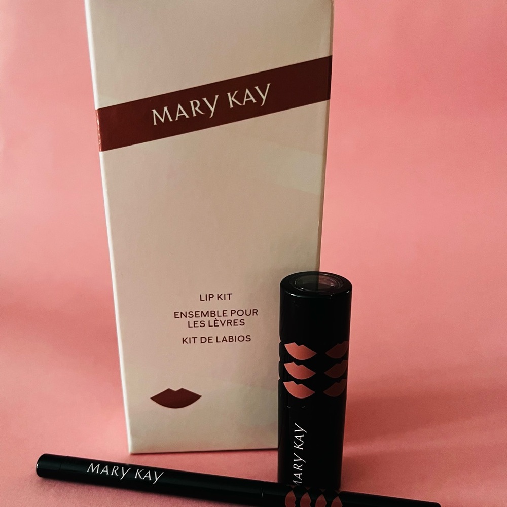 Mary Kay Lip Kit - Elegant Black and Red